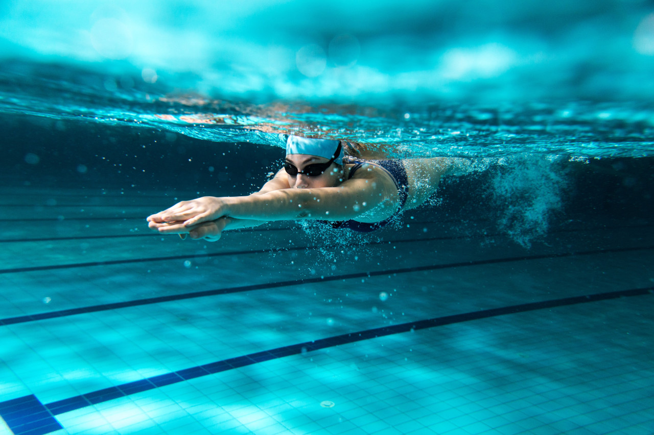 Schwimmerin Beinschlag